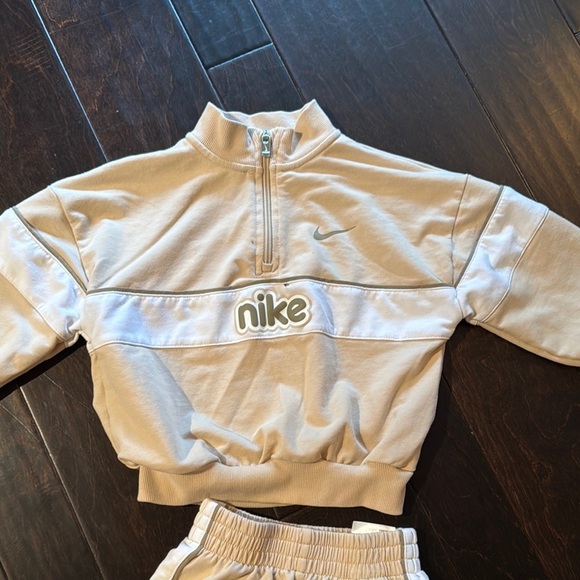 Nike Light Beige Athletic Set 3T - Picture 3 of 7